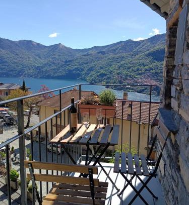 Moltrasio Apartamento | Piazzetta House Stunning Lake View Welcome Cocktail at Il Baretto