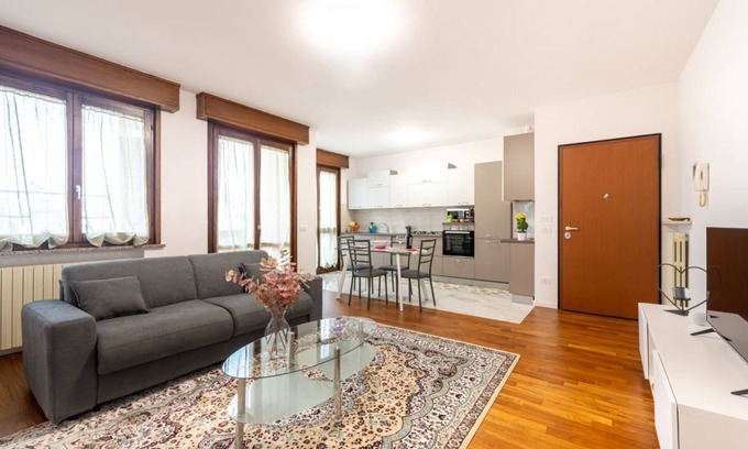 Lubiana Apartamento | Picasso Residency: Near Parma's Finest Gems