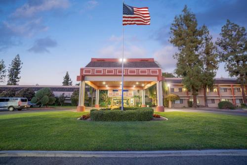 Raisin Hotel | Piccadilly Inn Airport