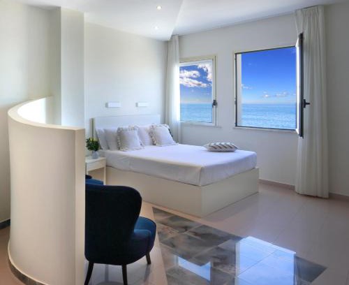 Santa Maria al Bagno Hotel | Piccadilly Rooms Restaurant and Beach