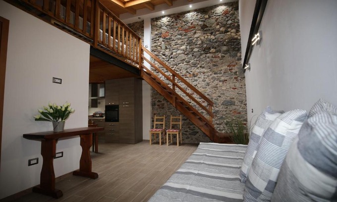 Arona Apartamento | PICCOLA VILLA nel Centro Storico
