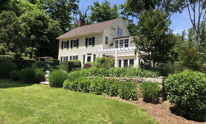 Pottersville Casa | Pickle Farm