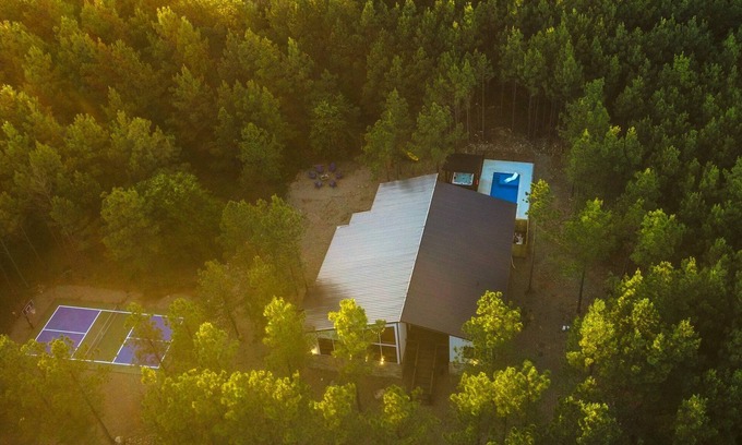 Pickens Cabina | ★ Pickleball Court + Pool + Hot Tub - Sleeps 20! ★
