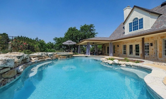 Dripping Springs Casa | Pickleball, Private Pool & More! - Vista Blue!