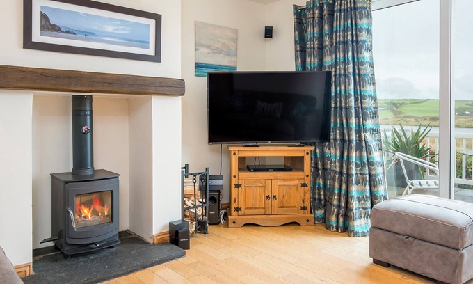 St Brides Casa | Pickleridge View, Holiday Home Dale, Sleeps 10, 5 bedrooms, bathrooms