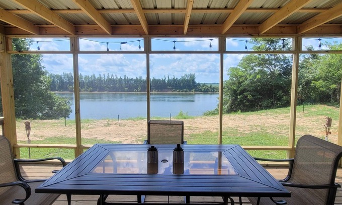 Morris Chapel Casa | Pickwick- Screened Patio ON Tennessee River 7th Nt FREE- Dogs Allowed