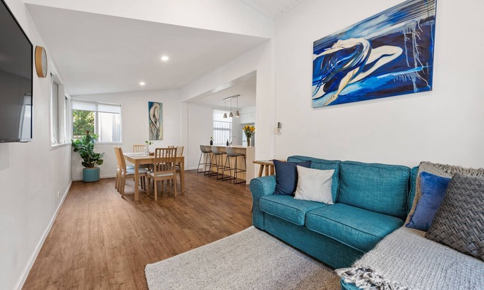 Windsor Casa | Picture Perfect ~ 2Bed / 1Bath / 1Car ~ Windsor