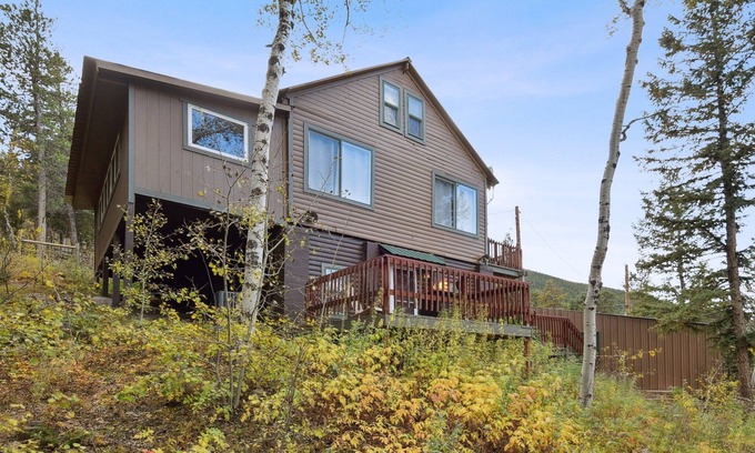 Golden Gate Canyon Cabina | Picturesque 4BR/3BA Sanctuary w/Hot tub+Fire pits @8600ft - GGC State Park!