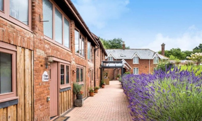 Bicton Cabaña | Picturesque barn converted cottage - 15 mins from Exeter