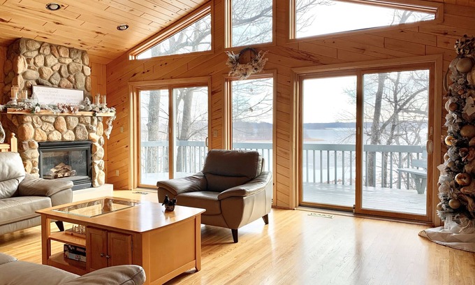 Aitkin Casa | Picturesque Getaway on Private Lakefront Property