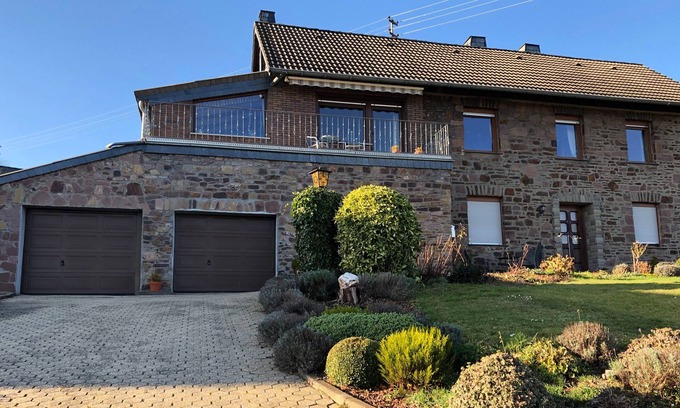 Mechernich Casa | Picturesque quarry stone house: relaxation in the Eifel