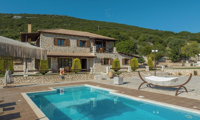 Agios Eleftherios Villa | Piedra Villa Villa de lujo de 4 dormitorios con piscina privada