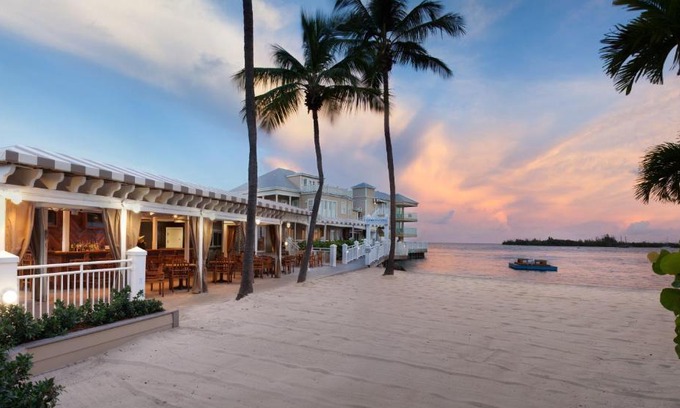 Historic Seaport Complejo | Pier House Resort & Spa