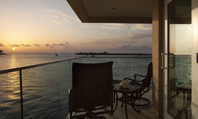 Historic Seaport Complejo | Pier House Resort & Spa
