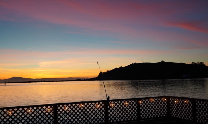 Vallejo Casa | Pier on the Bay