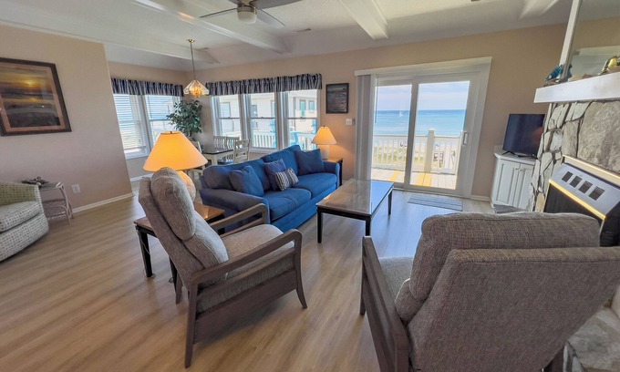 Emerald Isle Condominio | Pier Pointe 2A3, Oceanfront Condo in Emerald Isle, NC!