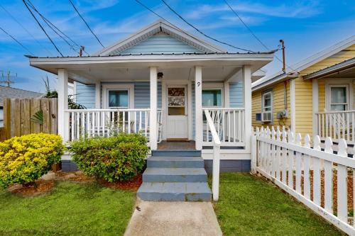 Kure Beach Casa | Pier View Cottage Unit 9