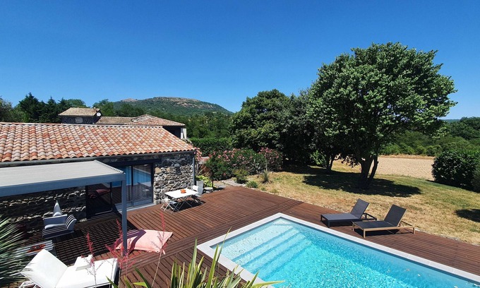 Saint-Vincent-de-Barres Apartamento | Pierre Plantée: Nature and heated pool