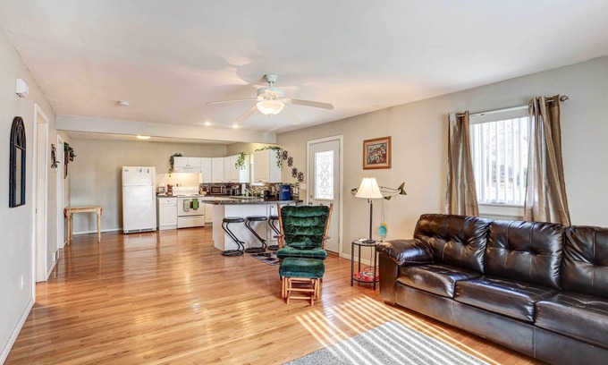Pierre Casa | Pierre Vacation Rental w/ Grill & Fenced Yard