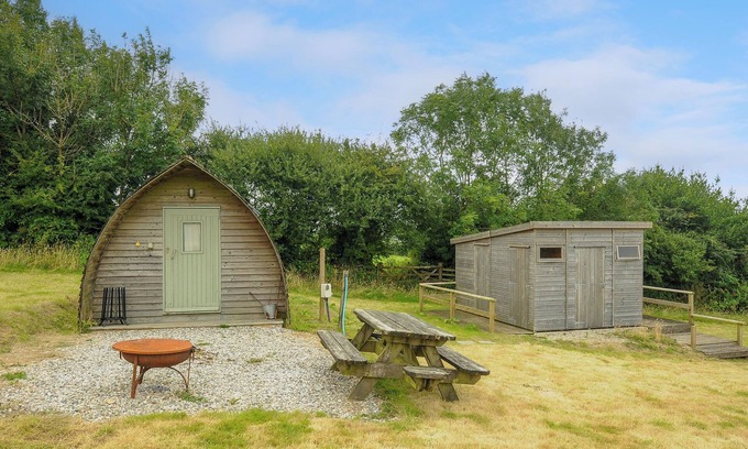 Liskeard Cabaña | Pig Pen @ Penbugle Organic Farm