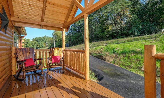 Middletown Cabina | Pigeon Forge - Mountain Mist Views - 2 Bedroom - Sleeps 6