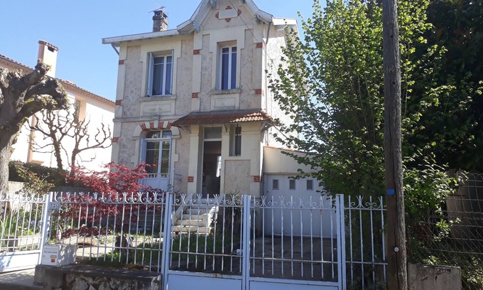 Pontaillac Villa | PIGEONNIER BEACH 5 'A PIE; PLAYA DE PONTAILLAC 8 'a pie