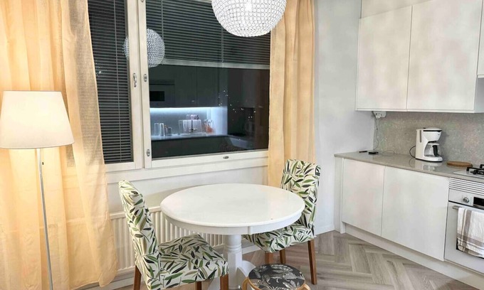Koillinen District Apartamento | Pihlajisto 7th floor with view, free parking