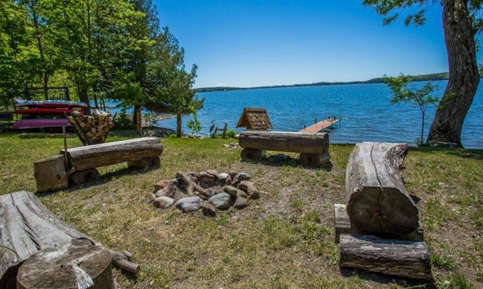 Algoma District Cabaña | Pike Landing/Cozy Cottage on Bright LakenStunning Fall Colours in Algoma!