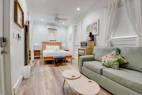 Historic Seaport Apartamento | Pilar Cottage - Harbor Walk Hideaways