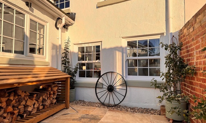 Dawlish Cabaña | PILCHARD COTTAGE, pet friendly, character holiday cottage in Dawlish
