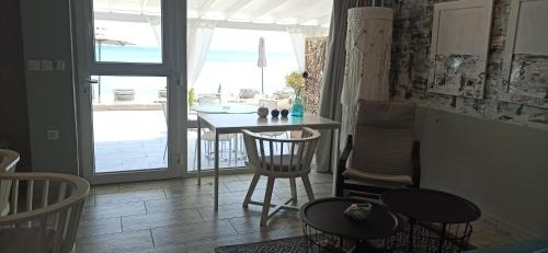 Kardamena Apartamento | Pillbox Seafront Studios and Apartments
