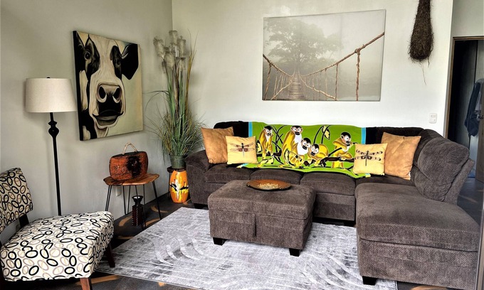 Langostino Casa | Pilon de Pavones Plush Hideaway