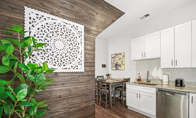 Lower West Side Apartamento | Pilsen Apartment Near Downtown Chicago