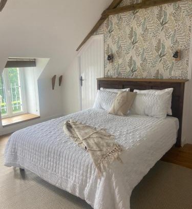 Plouguenast Casa | Pinabre Rose Cottage