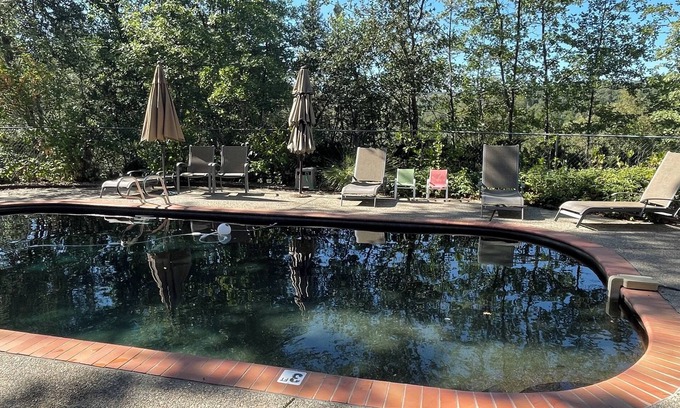 Midpines Casa | Pine Bluff House: la relajación de sus vacaciones familiares comienza aquí * Pool *