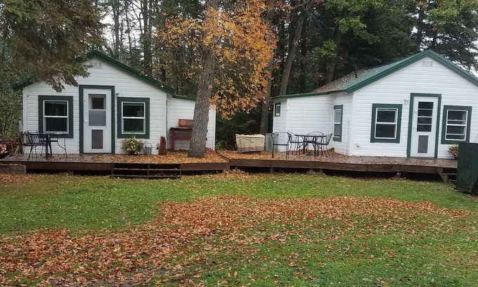 Pine River Cabina | Pine Cabin on the Pine River-Adult only
