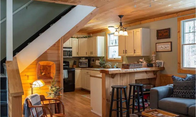 Alder Creek Cabina | Pine Cone Cabin, Amazing Hiking Trails Close By!