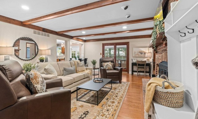 Washington Crossing Casa | Pine Cove Retreat - 4BR - Pool