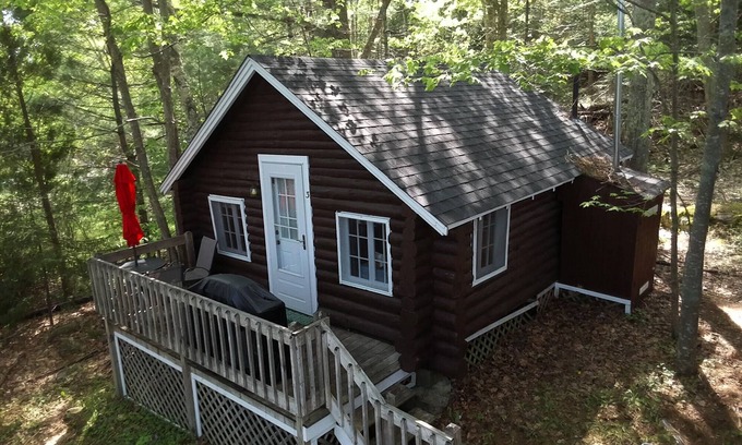 Lincolnville Cabaña | Pine Grove Cottages: Cottage 3: Studio Cottage - Pet Friendly