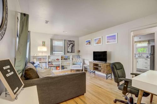 Broadmoor Apartamento | Pine Hollow Cozy Downtown Stay w Fire Pit
