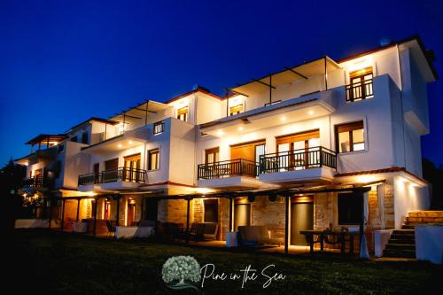 Elia Apartamento | Pine in the sea Nikiti-Sithonia