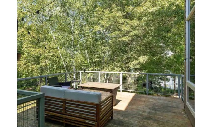 Baldwin Casa | Pine Lake Summer and Winter Retreat