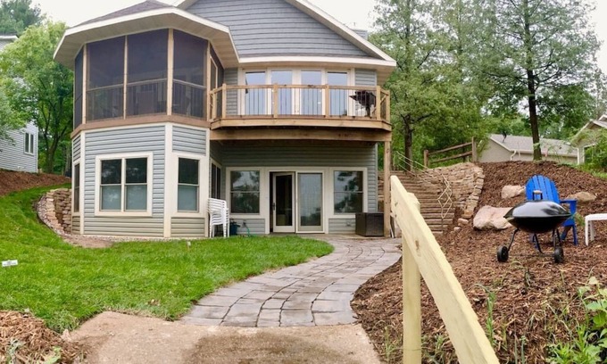 Waupaca Casa | Familia Lakehouse: agua cristalina, playa de arena blanca, nueva construcción