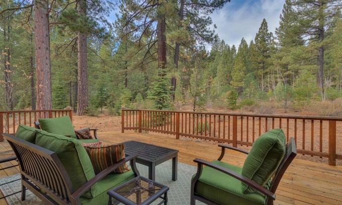 Truckee Casa | Pine Meadow at Gray's Crossing - 4BR w Two Master Suites