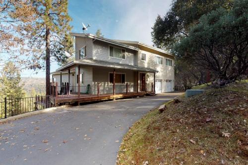 Groveland Casa | Pine Mountain Getaway (02-461)