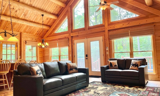 Pine Mountain Valley Cabina | Pine Mountain Luxury Cabin: On Over 22 Acres of Wow! 7 Min to Callaway Gardens
