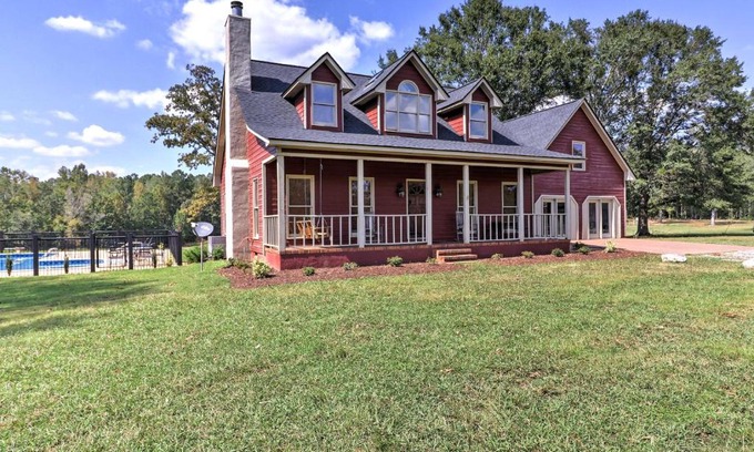 Pine Mountain Valley Casa | Pine Mountain Valley House with Pool and Grill!