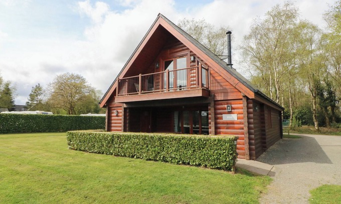 Bridgetown Cabaña | PINE, pet friendly, luxury holiday cottage, with a garden in Dolton