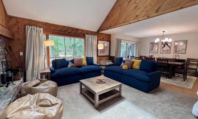Intervale Casa | Pine Top Lodge | Spacious Family Home with a Pool!