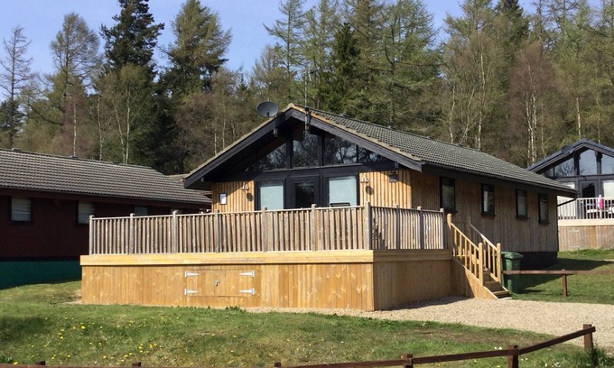 Hallington Cabina | Pine Tree: 3 habitaciones, 2 baños, bañera de hidromasaje aislada y admite mascotas